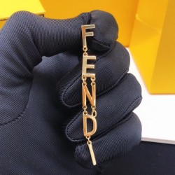 Earrings with the impression of a fashionable senior 2023SS FENDI Fendi